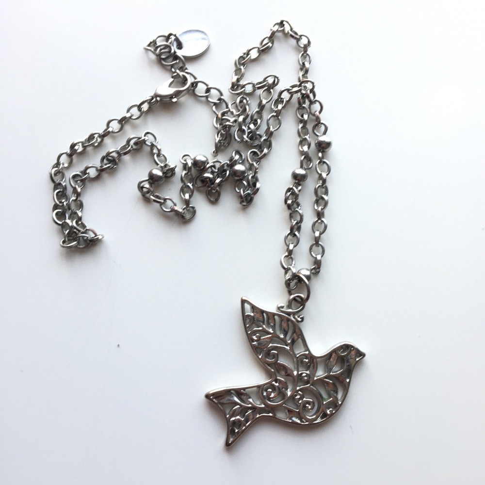 Dove necklace 🕊